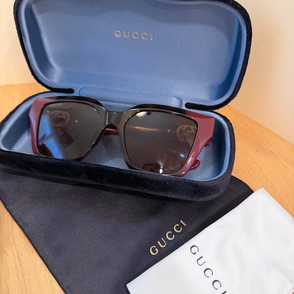 Gucci Women's GG1023S sunglasses, Brown/Burgandy, Cat Eye, Made In Italy